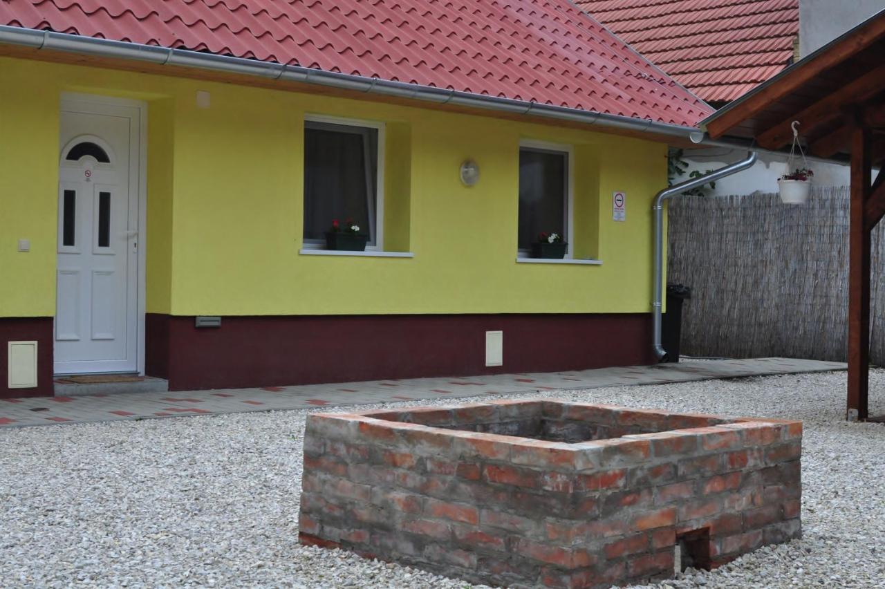 Csongradi Vendegvaro Apartmanok, Szarka Haz Zewnętrze zdjęcie