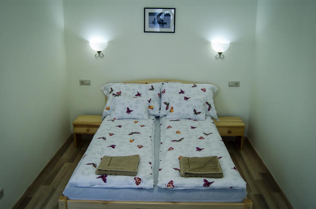 Csongradi Vendegvaro Apartmanok, Szarka Haz Zewnętrze zdjęcie