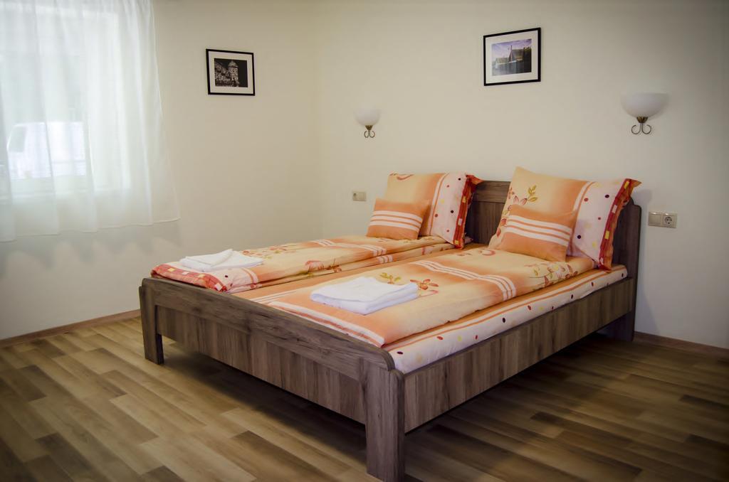 Csongradi Vendegvaro Apartmanok, Szarka Haz Zewnętrze zdjęcie