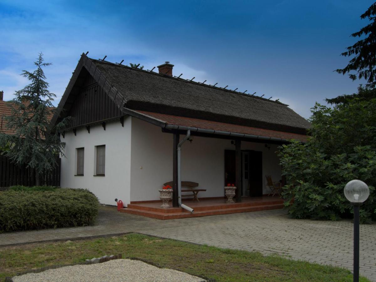 Csongradi Vendegvaro Apartmanok, Szarka Haz Zewnętrze zdjęcie